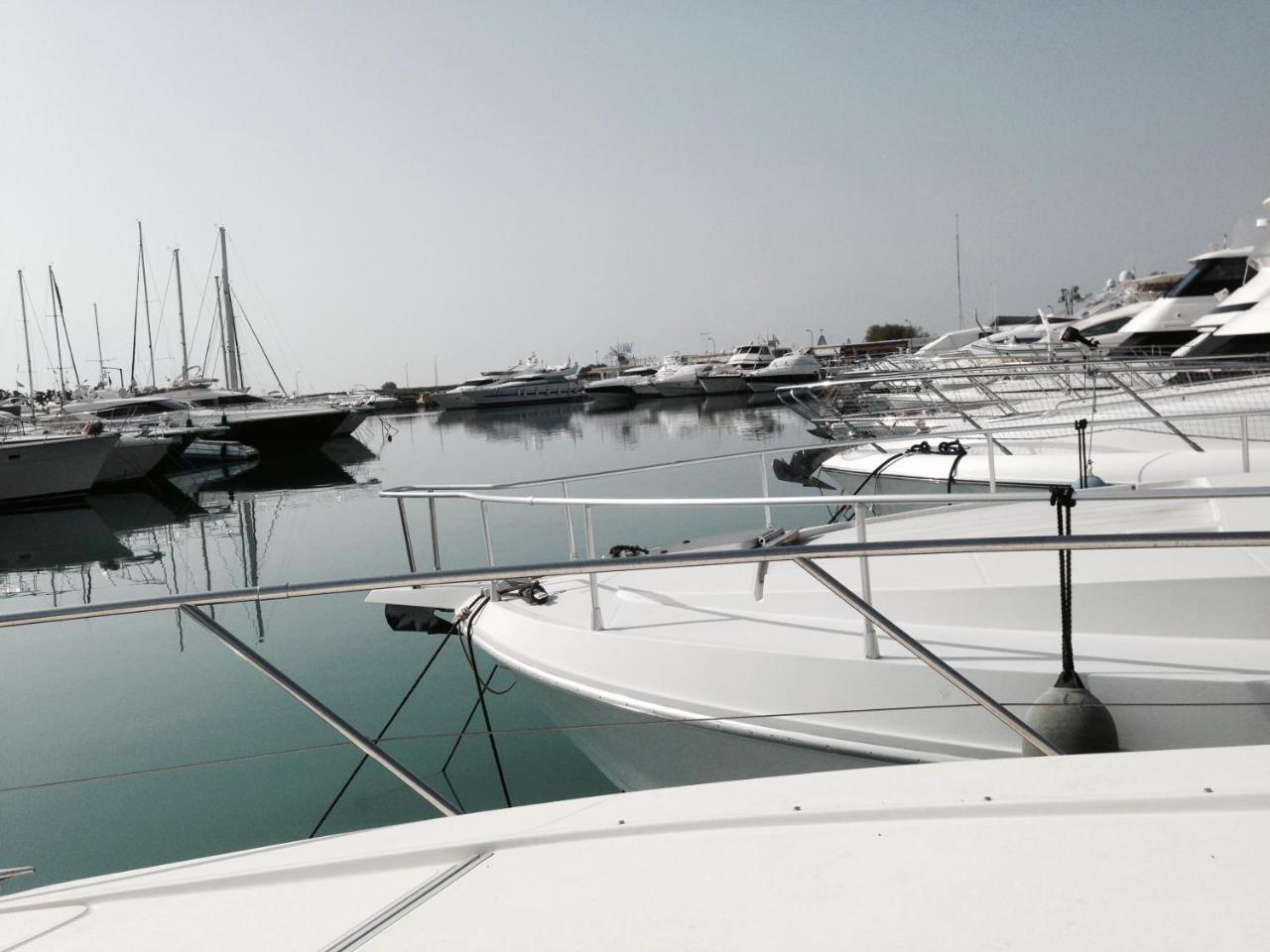 Cosy Apartment In Glyfada Center アテネ エクステリア 写真